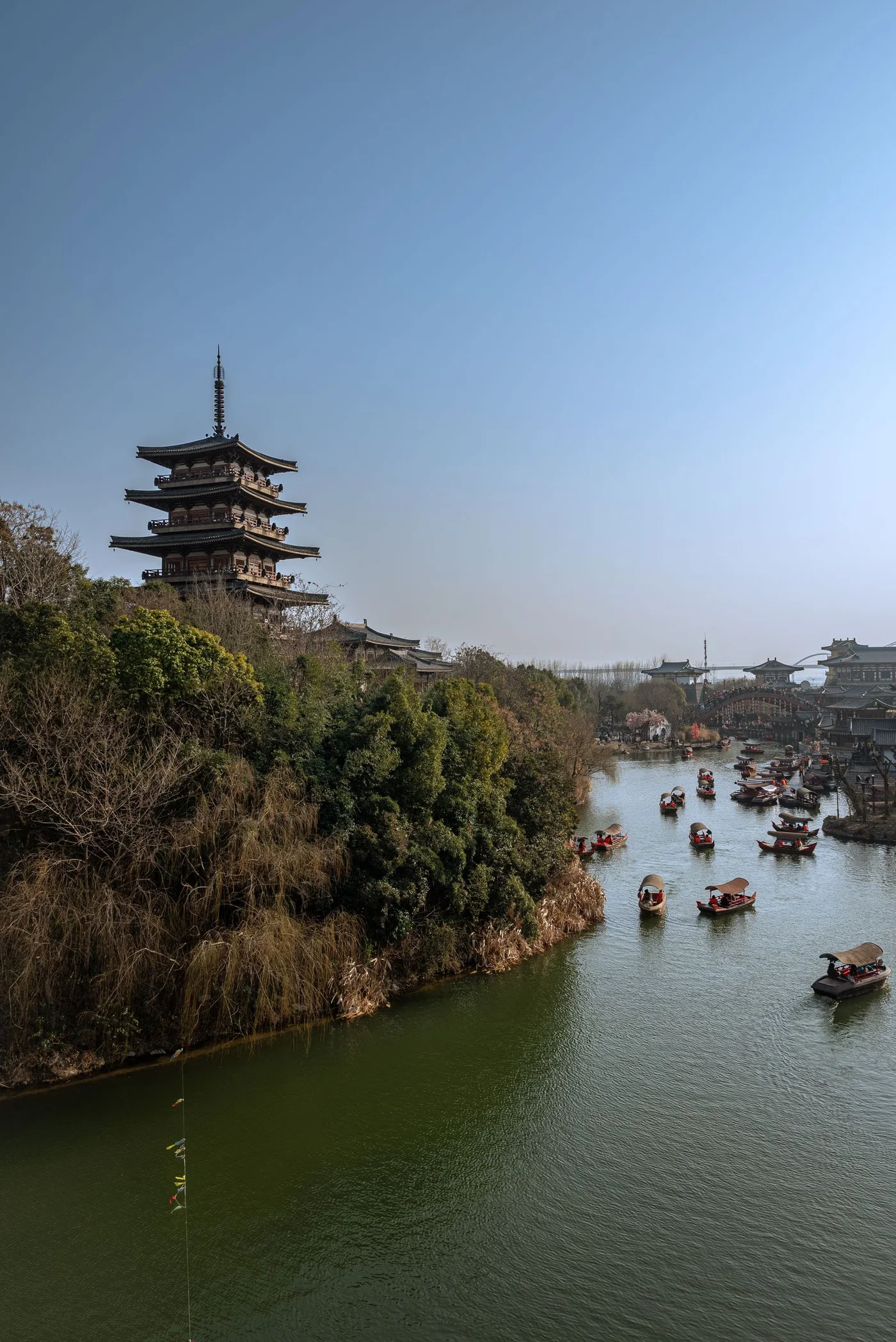 Foto asli Guilin dan Yangshuo: Guilin riverside pagoda